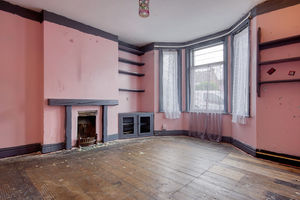 Lounge- click for photo gallery